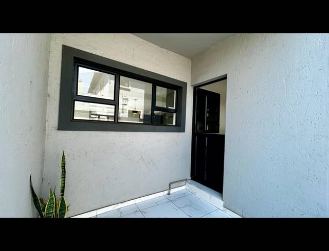 5 BEDROOM HOUSE FOR SALE IN SAVANNAH COUNTRY ESTATE